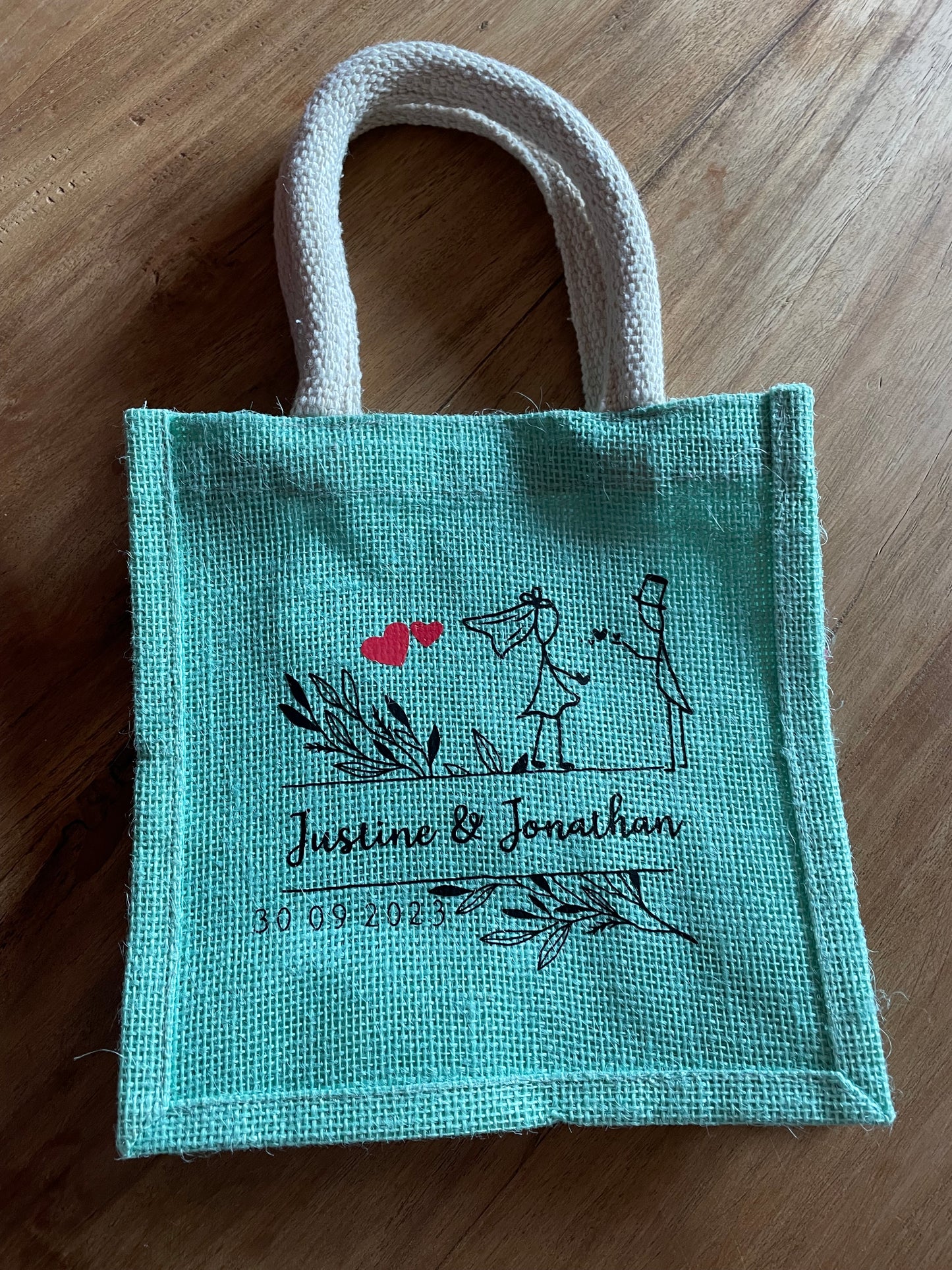 Sac style cabas en toile de jute colorés