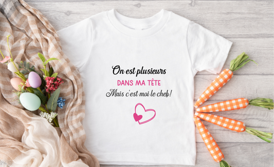 Tee-shirt humoristique: on est plusieurs dans ma tête