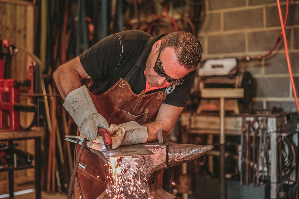 Gille en découpe plasma artisanale – 105 cm